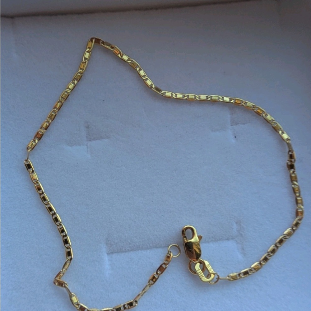 Valentino Elegant 18k Gold Chain Necklace